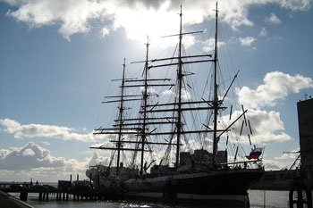 Segelschiffe in Emden